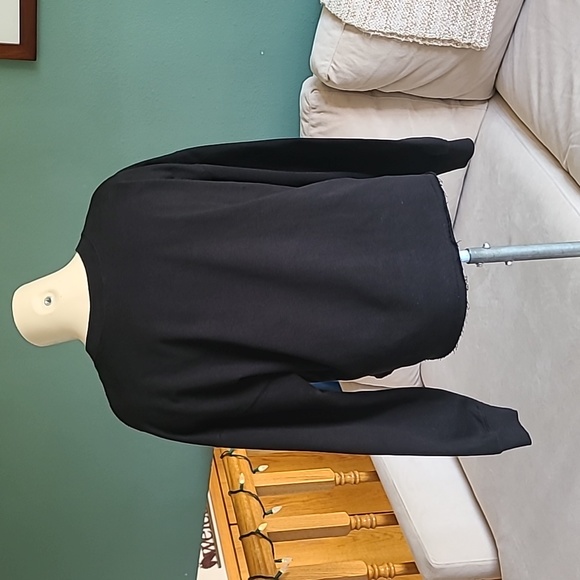 Yellowstone Dutton Ranch Cropped Sweatshirt - Picture 4 of 6